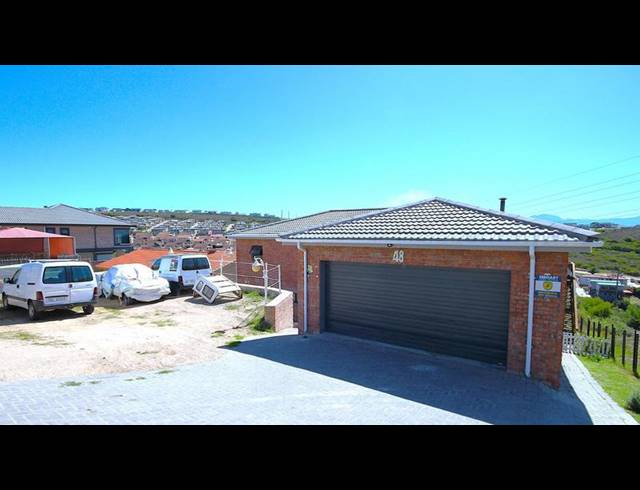 5 BEDROOM HOUSE FOR SALE IN SEEMEEU PARK